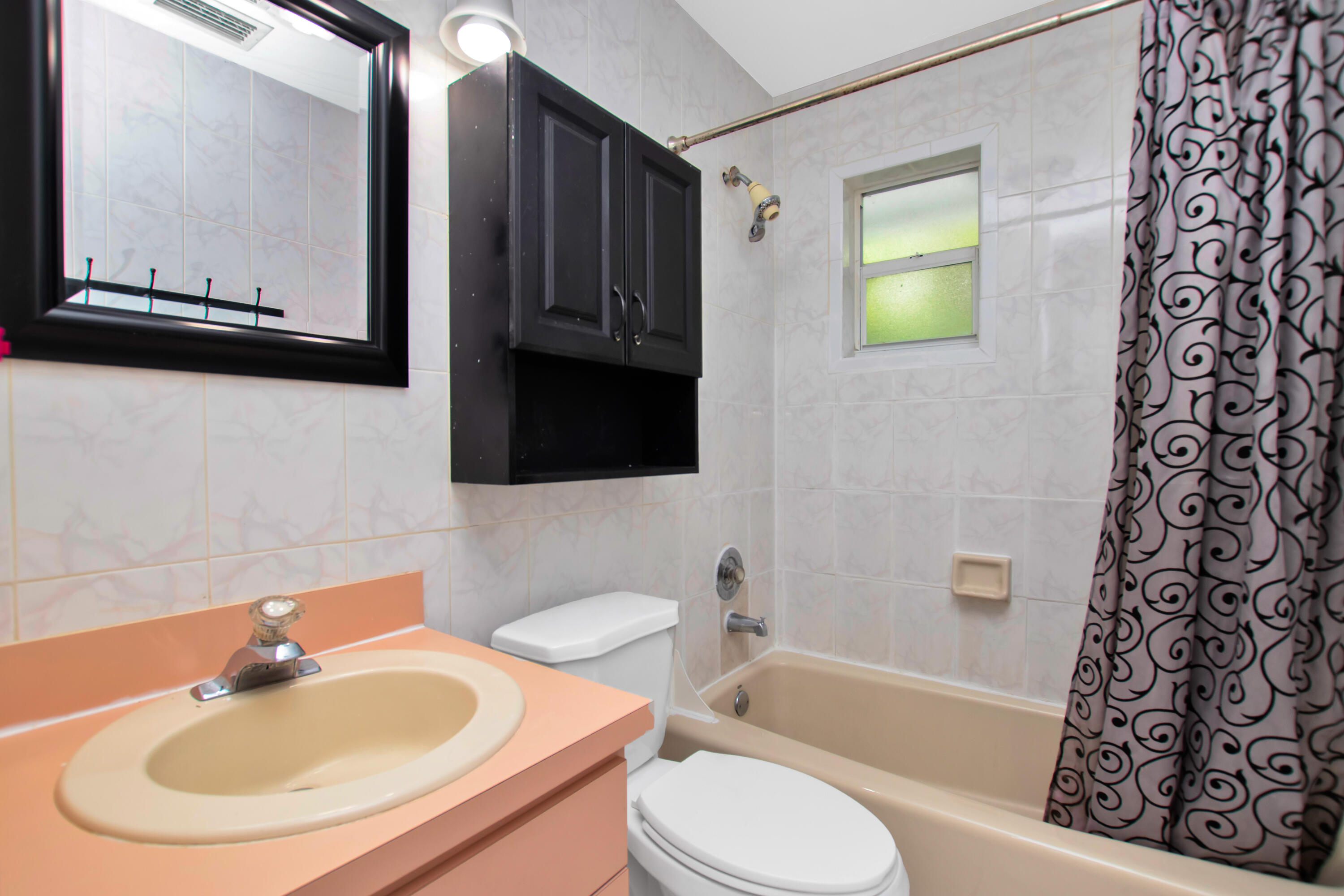27058 Angelfish Road Summerland Key, FL 33042 - Photo 26 of 38 Hall bath