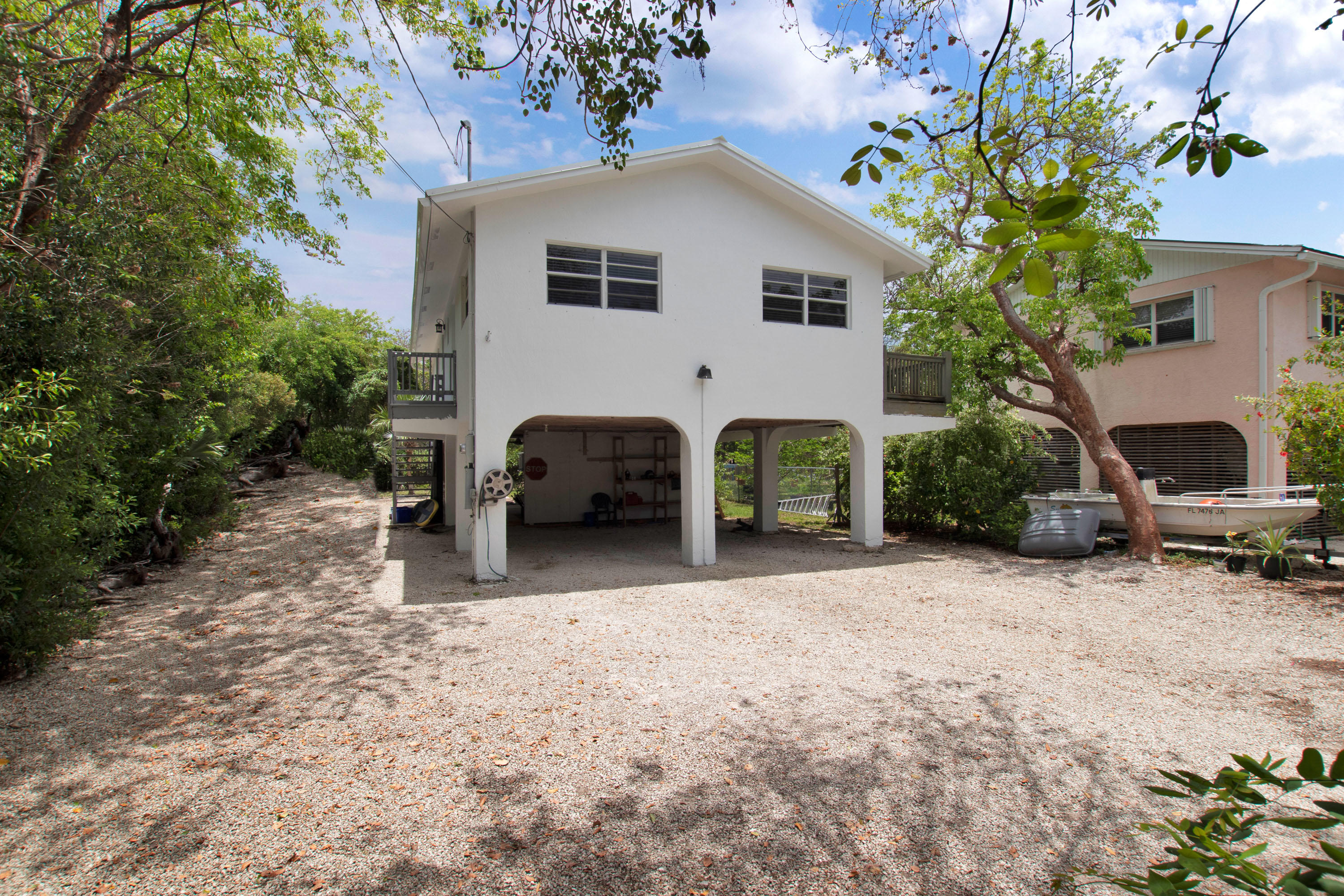 27058 Angelfish Road Summerland Key, FL 33042 - Photo 5 of 38 Front & side