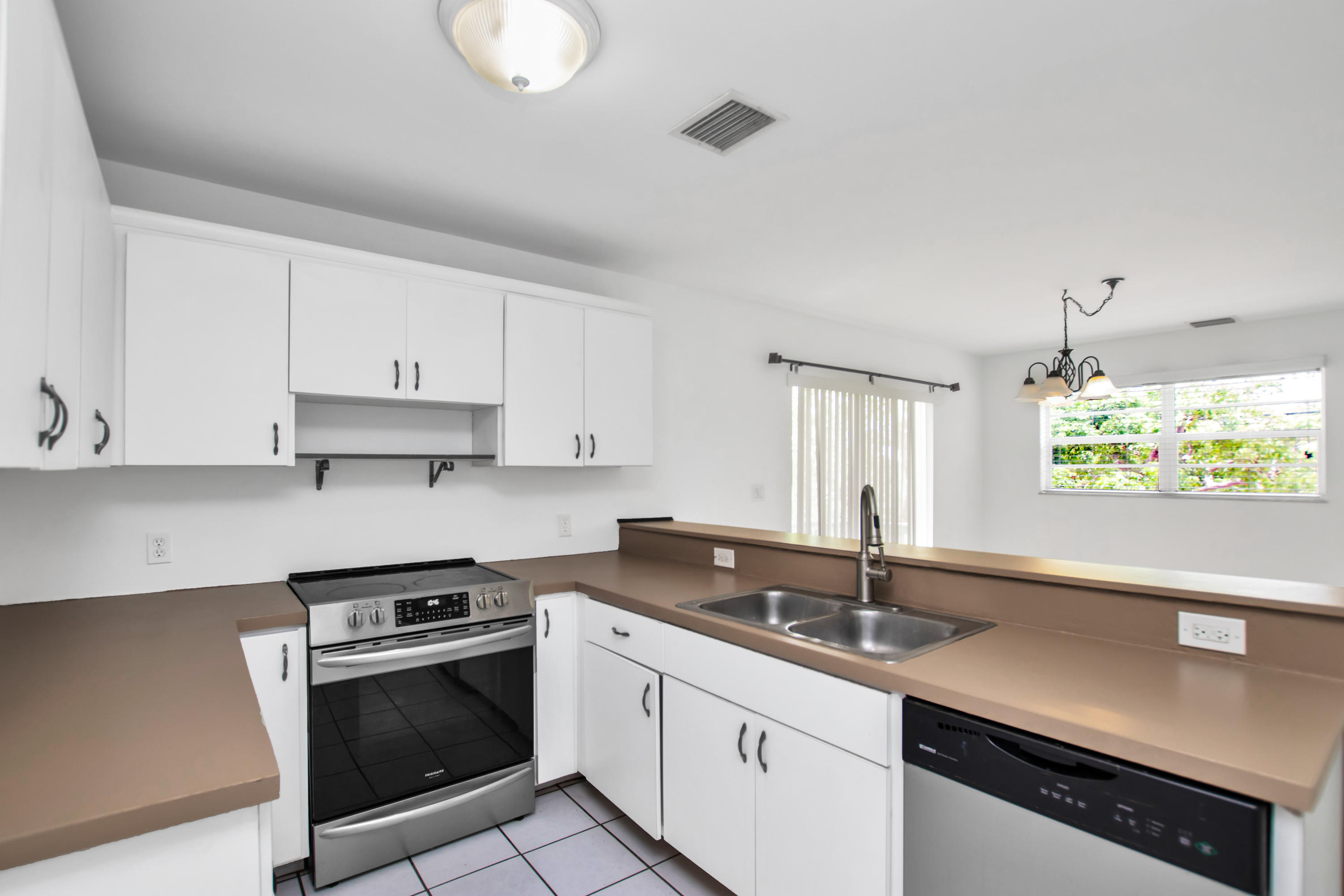 27058 Angelfish Road Summerland Key, FL 33042 - Photo 10 of 38 Kitchen 1