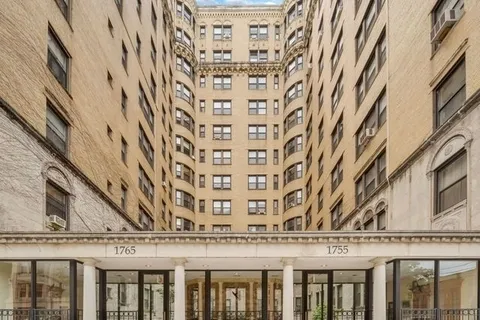 $114,000 | 1755 East 55th Street, Unit 503, Chicago, IL 60615
