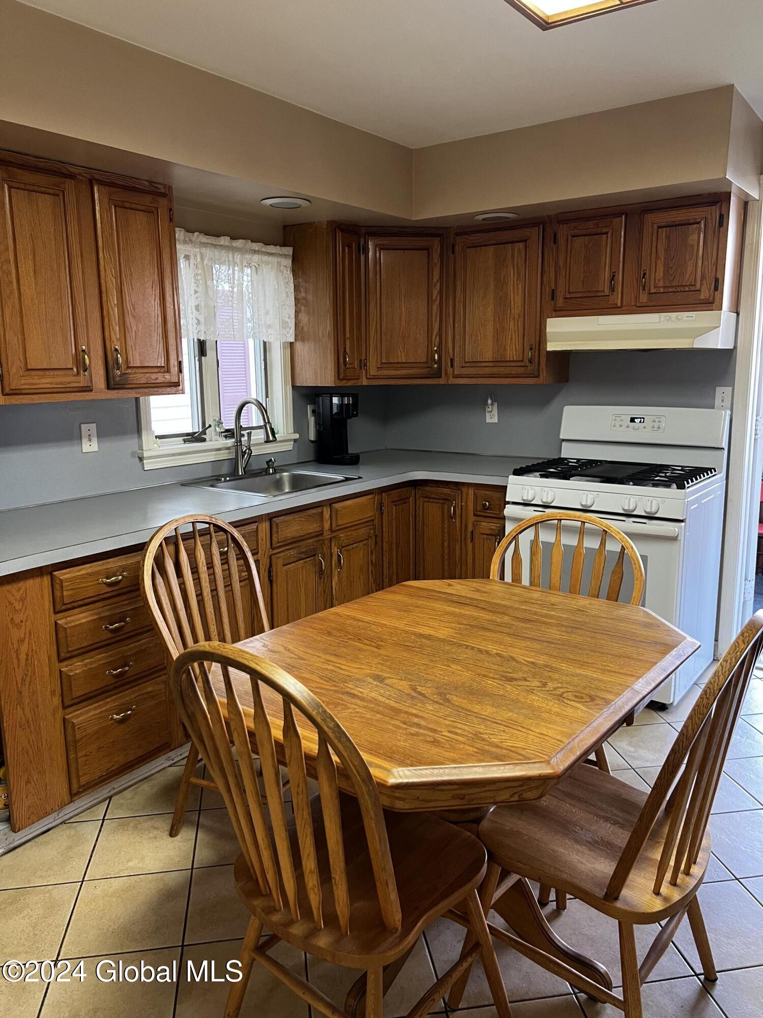 1643 Rugby Road Schenectady, NY 12309 - Photo 19 of 52 IMG_0103
