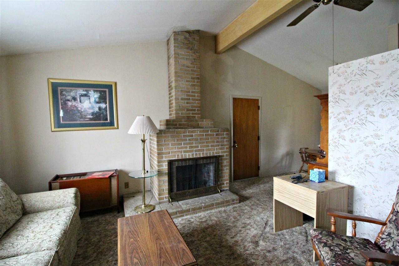 4567 Beecher Road Flint, MI 48532 - Photo 5 of 18 21525353-4.JPG