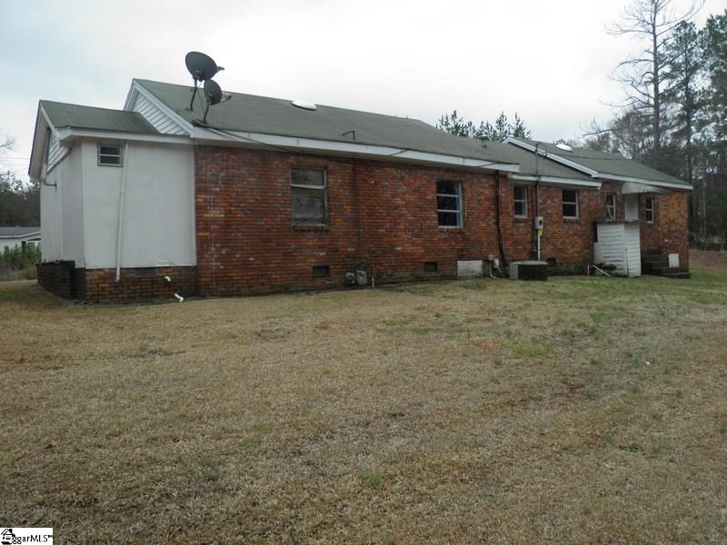 886 Brook Road Clinton, SC 29325 - Photo 3 of 14 Gallery Image 3