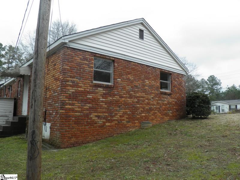886 Brook Road Clinton, SC 29325 - Photo 4 of 14 Gallery Image 4