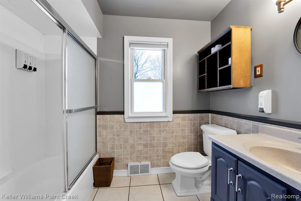 136 Terry Avenue Rochester, MI 48307 - Photo 14 of 31