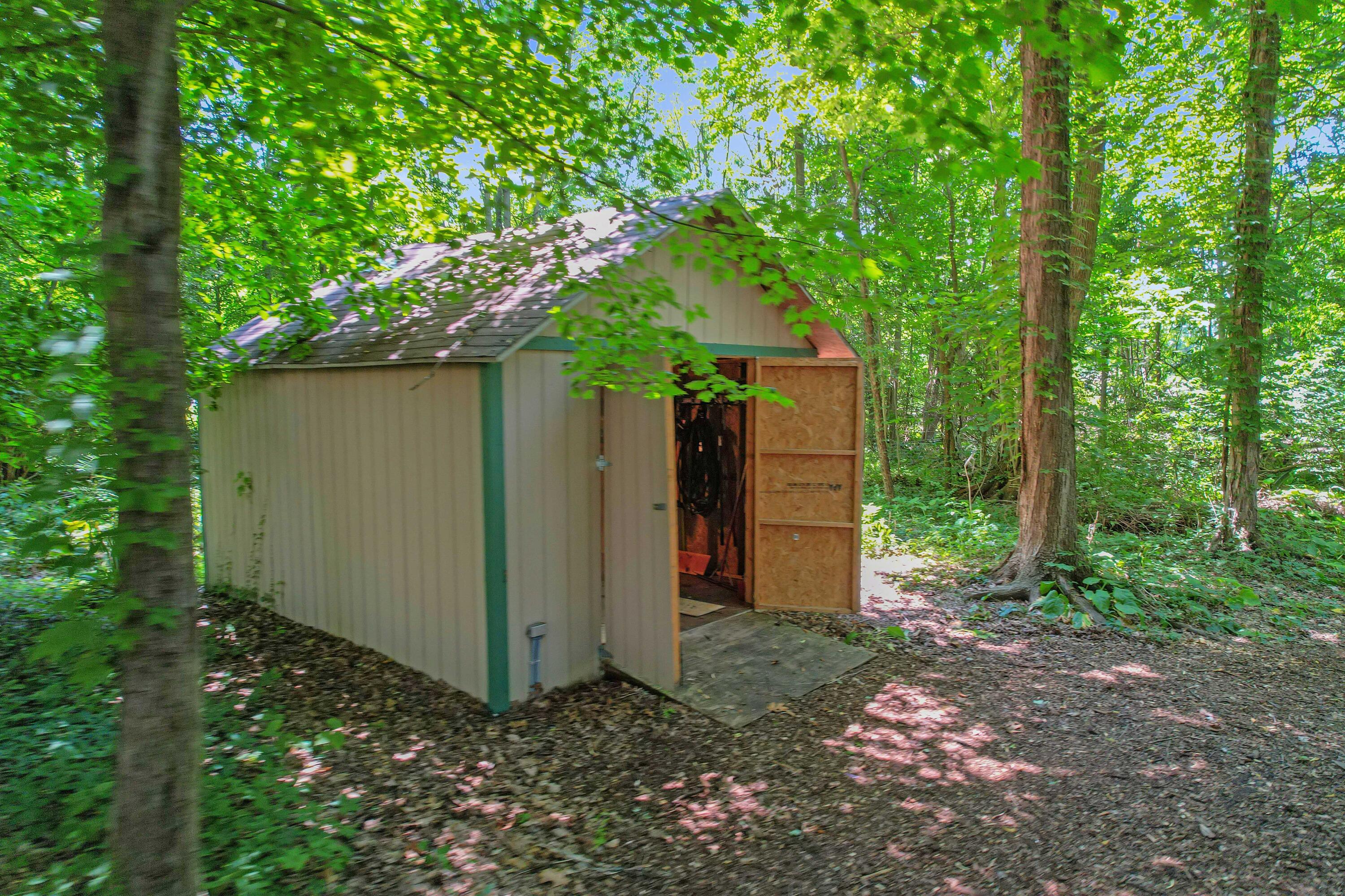 11176 Mcgregor Road Pinckney, MI 48169 - Photo 40 of 49 Shed #2