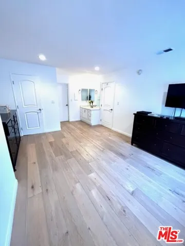 $5,499 | 221 South Gale Drive, Unit 401, Beverly Hills, CA 90211