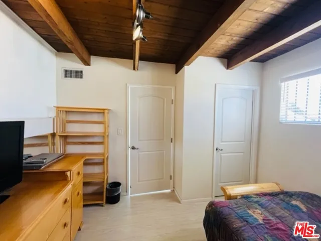 $5,000 | 221 South Gale Drive, Unit 401, Beverly Hills, CA 90211