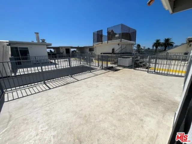 $5,000 | 221 South Gale Drive, Unit 401, Beverly Hills, CA 90211