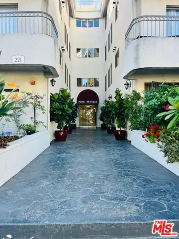 $5,499 | 221 South Gale Drive, Unit 401, Beverly Hills, CA 90211