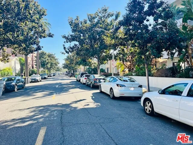 $5,000 | 221 South Gale Drive, Unit 401, Beverly Hills, CA 90211