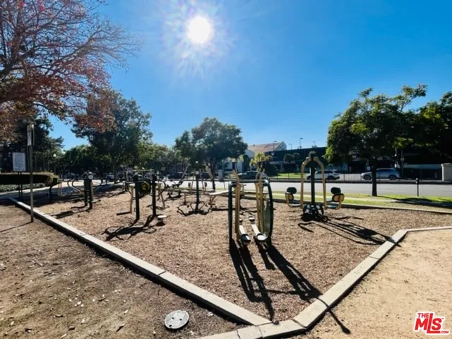 $5,000 | 221 South Gale Drive, Unit 401, Beverly Hills, CA 90211