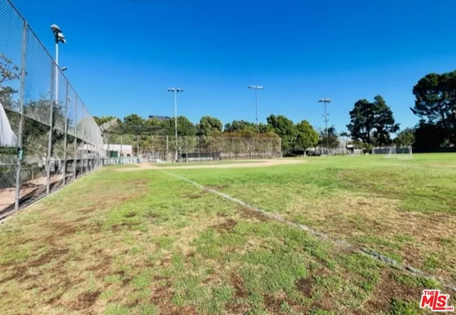 $5,000 | 221 South Gale Drive, Unit 401, Beverly Hills, CA 90211