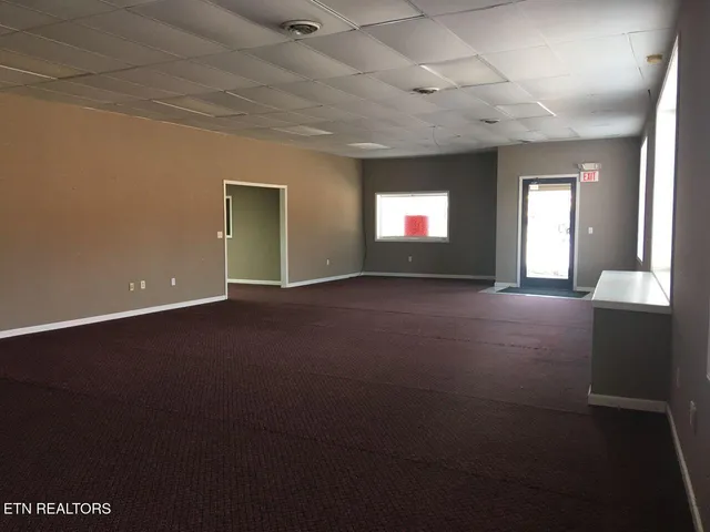 $1,200 | 118 North Roane Street, Harriman, TN 37748