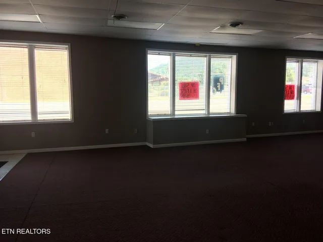 $1,200 | 118 North Roane Street, Harriman, TN 37748