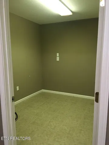 $1,200 | 118 North Roane Street, Harriman, TN 37748