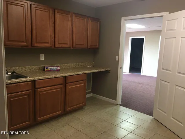 $1,200 | 118 North Roane Street, Harriman, TN 37748