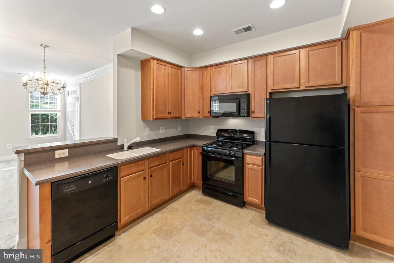 4100 Potomac Highlands Circle Triangle, VA 22172 - Photo 7 of 31