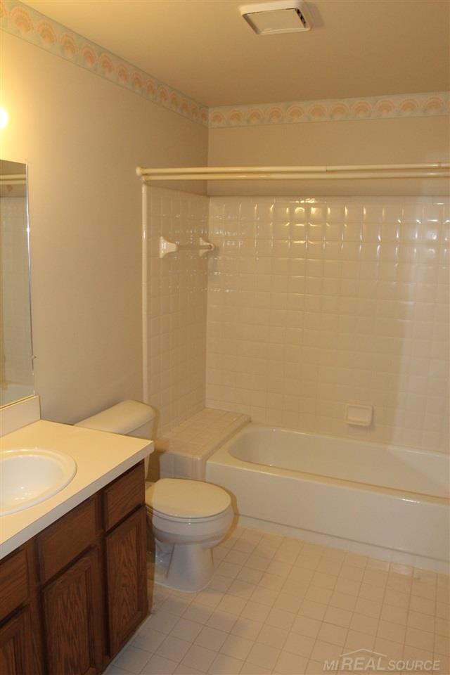 2112 Reagan Drive Rochester, MI 48309 - Photo 18 of 21