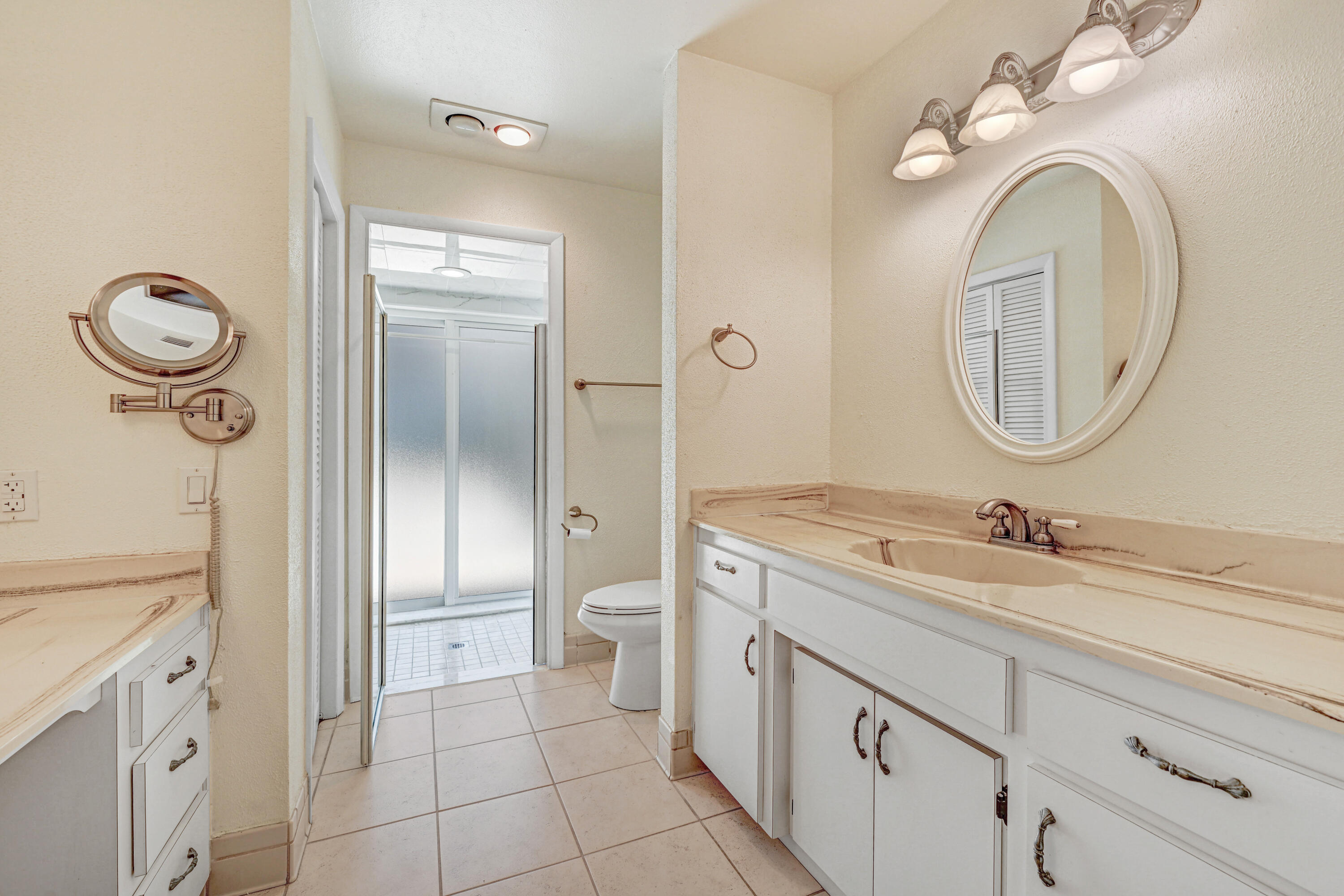 675 Caribbean Road Satellite Beach, FL 32937 - Photo 18 of 35 Primary Bath