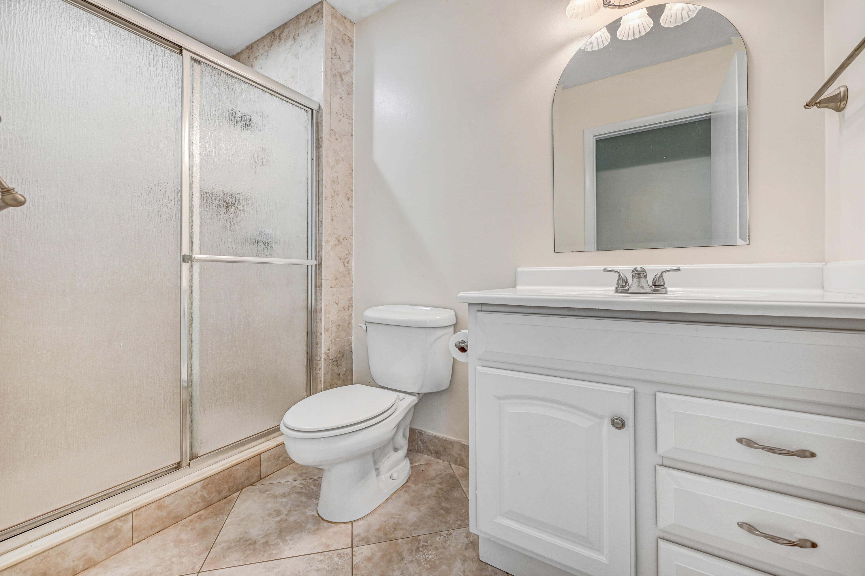 675 Caribbean Road Satellite Beach, FL 32937 - Photo 27 of 35 Guest Bath