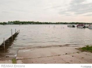 709 Cedarlawn Road Waterford, MI 48328 - Photo 17 of 17 Elizabeth Lake Beach Access View 5