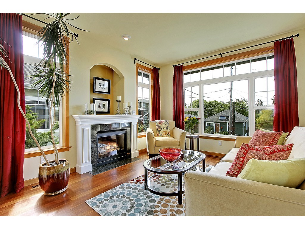 708 North 79th Street Seattle, WA 98103 - Photo 2 of 15 Gallery Image 2