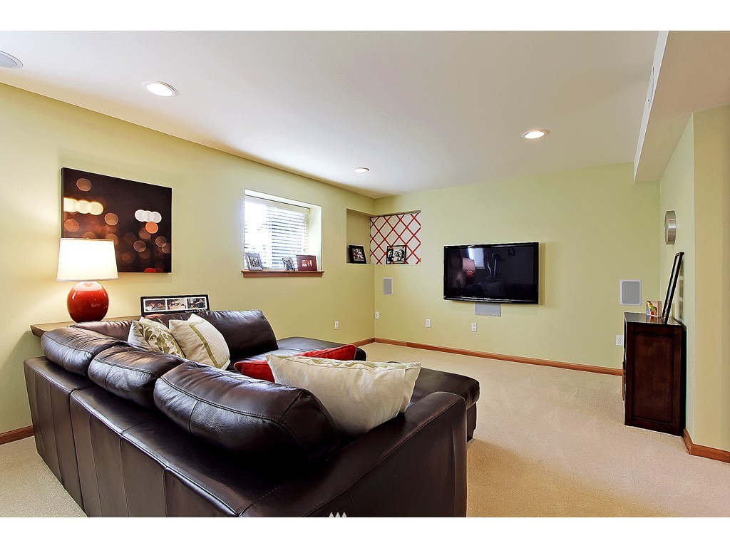 708 North 79th Street Seattle, WA 98103 - Photo 12 of 15 Gallery Image 12