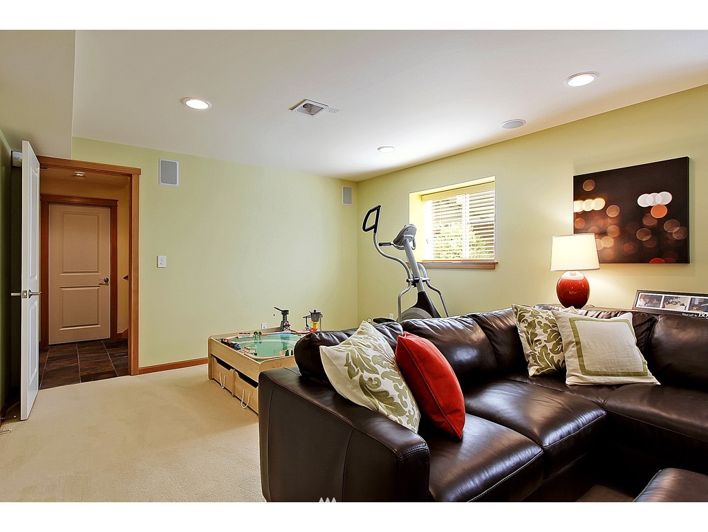 708 North 79th Street Seattle, WA 98103 - Photo 13 of 15 Gallery Image 13