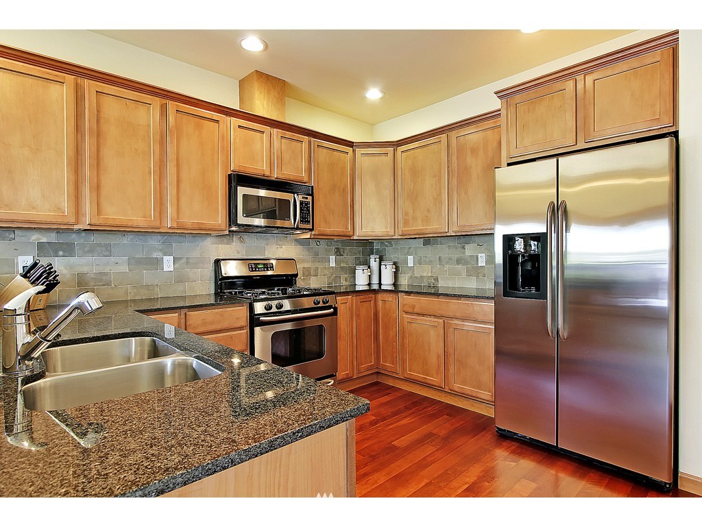 708 North 79th Street Seattle, WA 98103 - Photo 4 of 15 Gallery Image 4