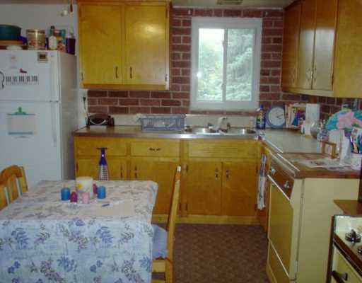 116 Parkedge Road Green Tree, PA 15220 - Photo 4 of 7 Kitchen.