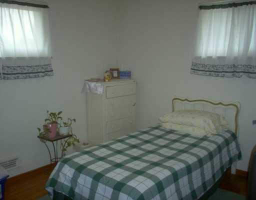 116 Parkedge Road Green Tree, PA 15220 - Photo 5 of 7 Master Bedroom.