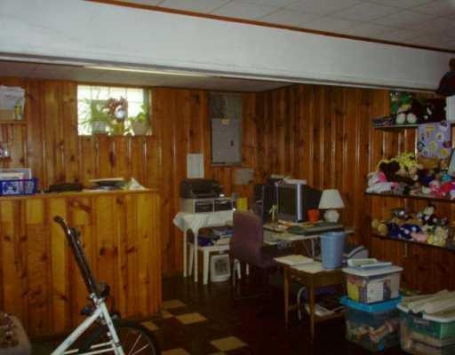 116 Parkedge Road Green Tree, PA 15220 - Photo 7 of 7 Den/Family/Great Room.