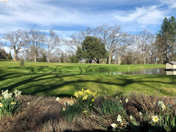 $187,500 | 19080 Dyer Court, Unit 7, Groveland, CA 95321