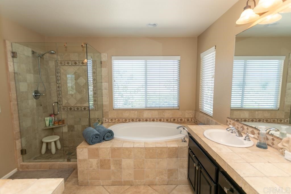 10108 Challenger Court Spring Valley, CA 91978 - Photo 14 of 25 Gallery Image 14