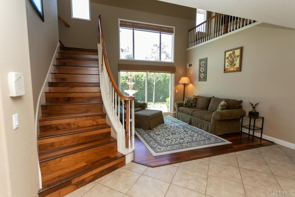 10108 Challenger Court Spring Valley, CA 91978 - Photo 3 of 25 Gallery Image 3