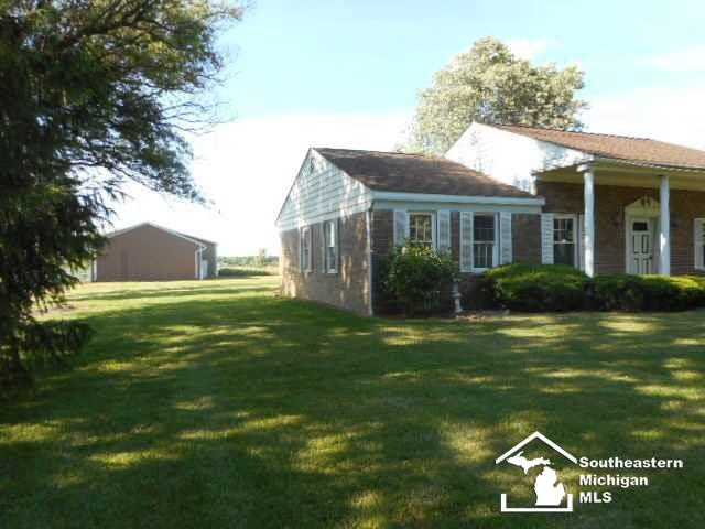 5296 Scofield Road Maybee, MI 48159 - Photo 3 of 26 21131043-2.JPG