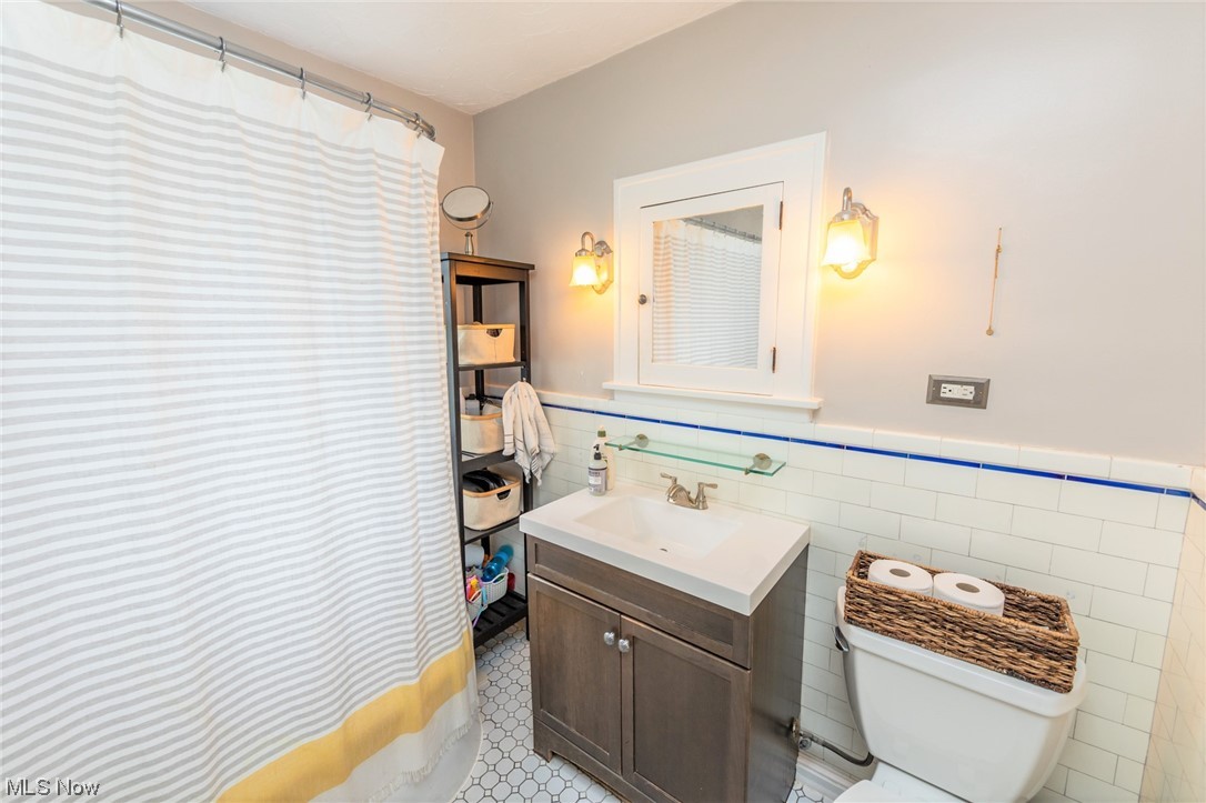2556 Eaton Road Cleveland, OH 44118 - Photo 20 of 35
