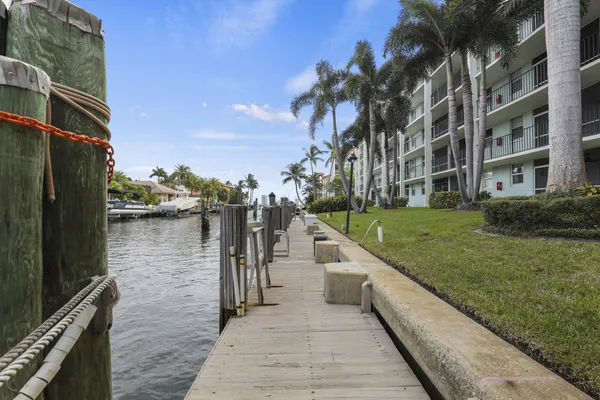 $2,200 | 109 Paradise Harbour Boulevard, Unit 514, North Palm Beach, FL 33408