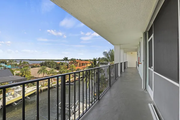 $2,200 | 109 Paradise Harbour Boulevard, Unit 514, North Palm Beach, FL 33408