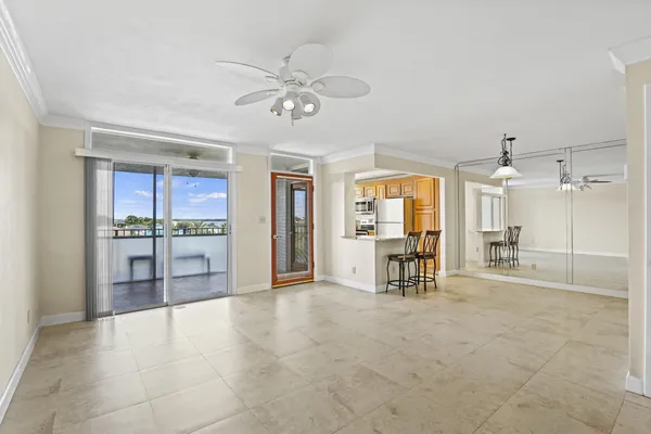 $2,200 | 109 Paradise Harbour Boulevard, Unit 514, North Palm Beach, FL 33408