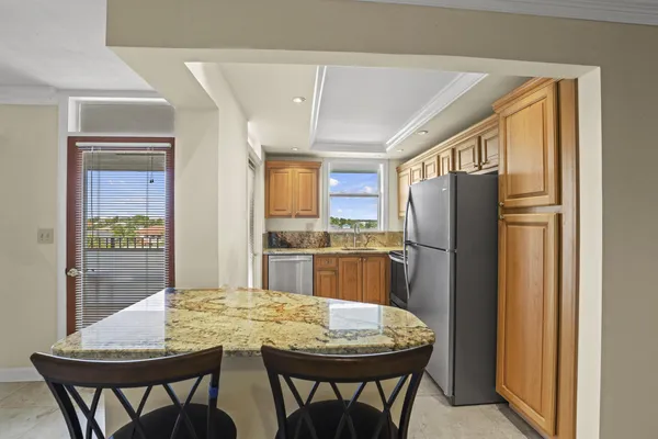 $2,200 | 109 Paradise Harbour Boulevard, Unit 514, North Palm Beach, FL 33408