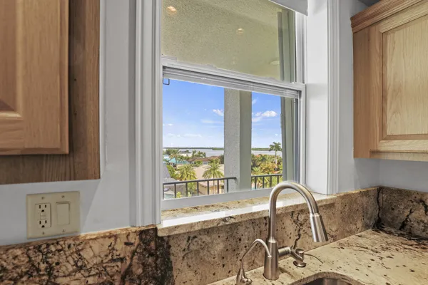 $2,200 | 109 Paradise Harbour Boulevard, Unit 514, North Palm Beach, FL 33408