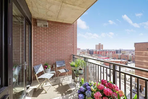$369,900 | 500 East Grant Street, Unit 707, Minneapolis, MN 55404