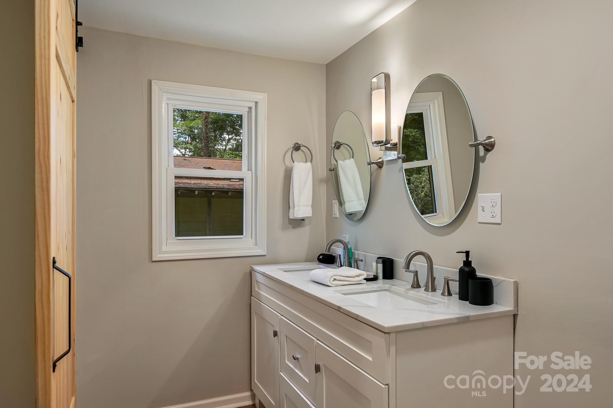 186 Davidson Road Swannanoa, NC 28778 - Photo 17 of 31 Gallery Image 17