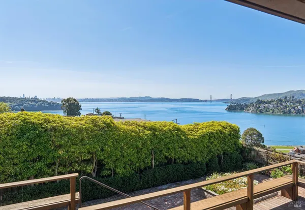 $3,877,000 | 243 Loma Avenue, Tiburon, CA 94920