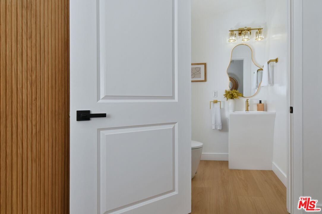 26065 Farmfield Road Calabasas, CA 91302 - Photo 18 of 41