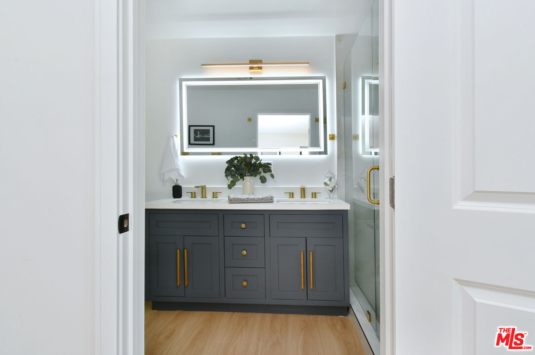 26065 Farmfield Road Calabasas, CA 91302 - Photo 22 of 41