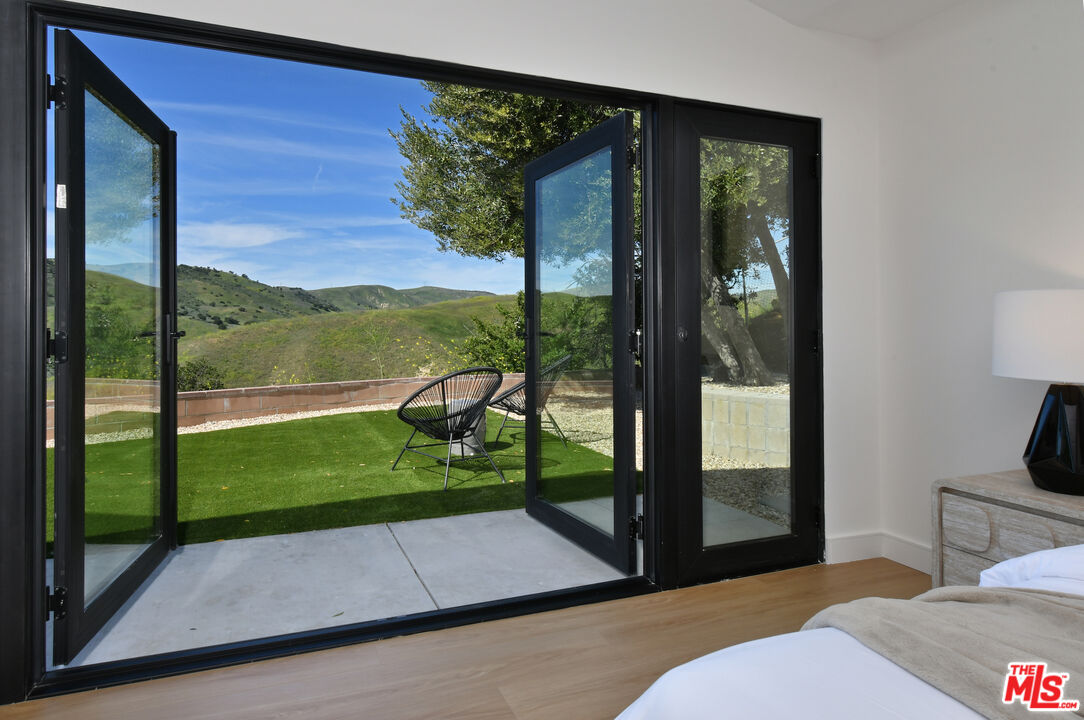 26065 Farmfield Road Calabasas, CA 91302 - Photo 23 of 41