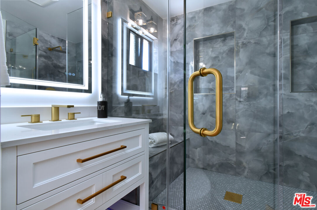 26065 Farmfield Road Calabasas, CA 91302 - Photo 27 of 41